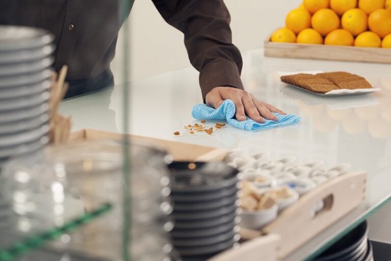 Hygienic cleaning in QSR’s (Ishus ApS – KFC Denmark Franchisee)